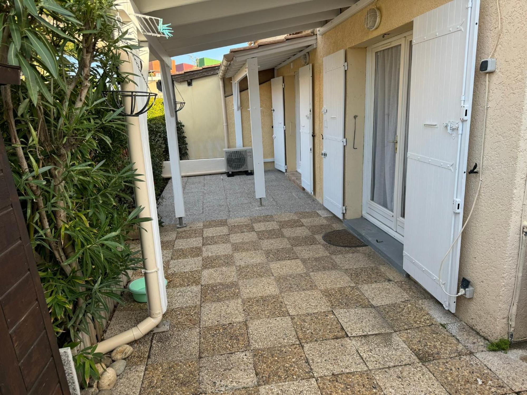 Maison Tout Confort, Bord De Mer Avec Parking Prive Грюїссан Екстер'єр фото